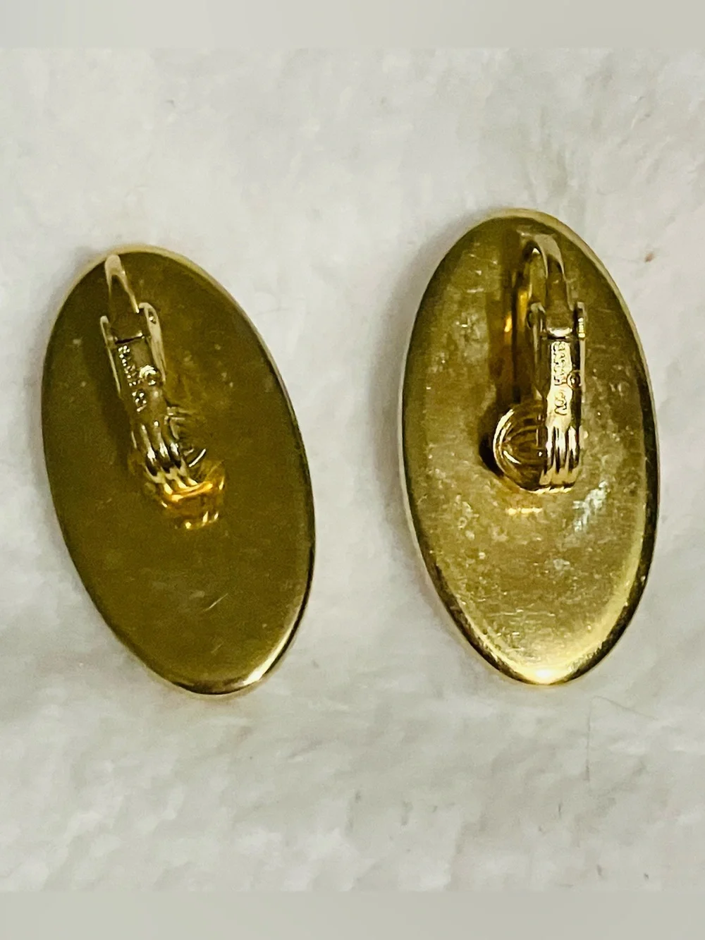Vintage Sarah Coventry White Oval Cabochon Gold Tone Clip On Earrings